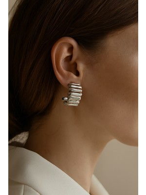 Kokoş Halka Küpe Çizgi Detaylı Gümüş Renk