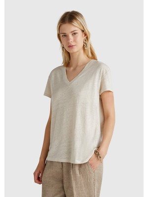 United Colors Of Benetton Bej Kadın / Kız KDN_%100 Keten Düşük Omuzlu Relax Fit V Yaka T-Shirt Model Kodu: ( 37UJD401Q152)