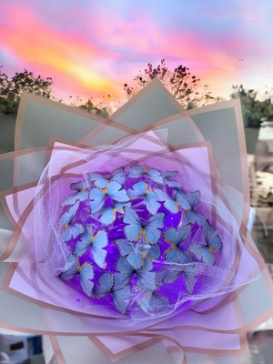 Özbience Mor LED Işıklı Kelebek Buketi Sevgiliye ve Anneler Günü Hediye