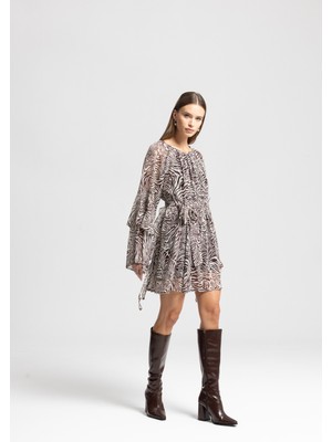 Ayshan Zebra Desenli Fırfır Detaylı Kuşaklı Mini Elbise