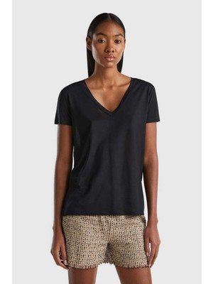 United Colors Of Benetton Siyah Kadın / Kız BN_%100 Liyosel V Yaka T-Shirt Model Kodu: ( 3NLHE4249100)
