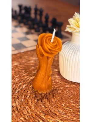 Şifa Pınarı Balmumu Gül Tutan Eller Modeli Mum