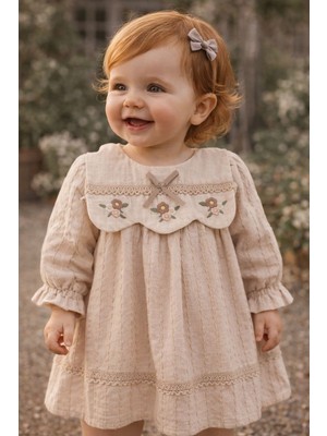 Danuna Kids Kız Bebek Yakası Nakışlı ve Fisto Detaylı Pamuklu Uzun Kollu  Pamuklu Tül Astarlı Vintage  Elbise -Bej