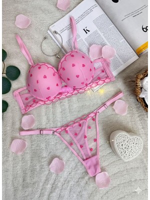 PEMBE KALPLİ Südyen Takımı