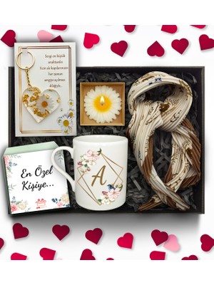 As Gift Sevgililer Günü Temalı Kişiye Özel Beyaz Kupa & Fular & Kalpli Anahtarlık & Çiçek Mum Hediye Seti