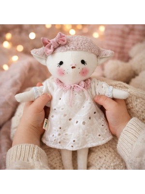 Capella Toys Oyuncak Bebek Kuzu Moli El Yapımı %100 Pamuklu Naturel Bez Bebek Hediye Kutulu