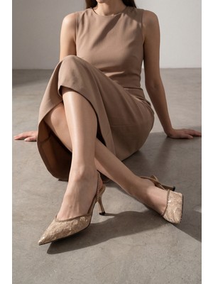 Marjin Kadın Stiletto Abiye Arkadan Lastikli Fileli Pullu Nakışlı Dantel Topuklu Ayakkabı Efolin Bej