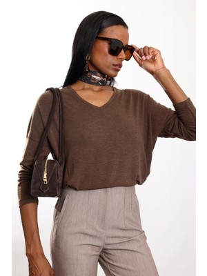 5in1Canpolat Kahverengi V Yaka Dökümlü Bluz 7590