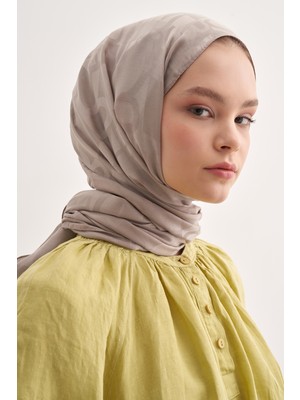 Carell Yazı Desen Jakar Italyan Ipekli Şal Füme