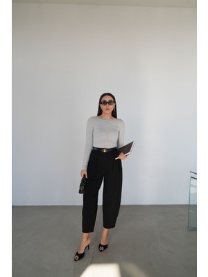 Özge Özgenç Çift Pileli Havuç Kesim Kumaş Pantolon