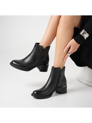 Ametist Berta Siyah Deri Kadın Bot – Termolight Taban – 17.5 cm Bot Boyu – Hakiki Deri + Tekstil Iç Materyal