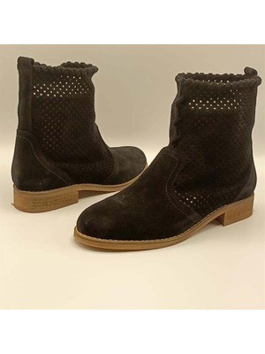Ametist Yazlık Siyah Süet Zımbalı Kadın Bot