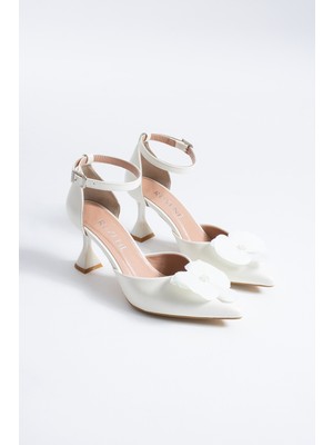 Izel Beyaz Inci Çiçek Detaylı Sivri Burun 8 cm Kadeh Topuk Gelin Ayakkabısı