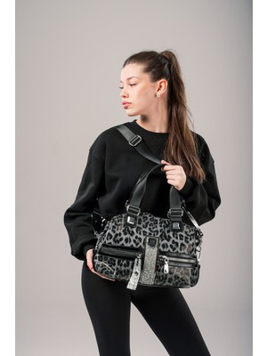 Ççs 18000 Kadın Siyah Leopar Desenli Çapraz Askılı Omuz Çantası – Çok Bölmeli Şık Tasarım