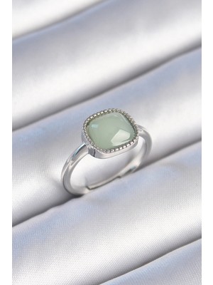 Clariss Üreticiniz Pirinç Gümüş Renk Yeşil Kare Mineli Kadın Yüzük 481348