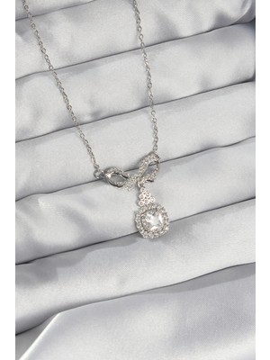 Clariss Üreticiniz 316L Çelik Gümüş Renk Fiyonk Detay Zirkon Taşlı Tektaş Kolye 481348