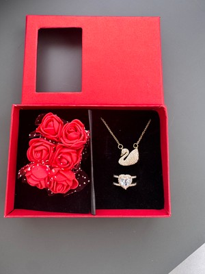 Gözde Aksesuarım Güllü Kutuda Gold Kuğu Kolye Yüzük Seti