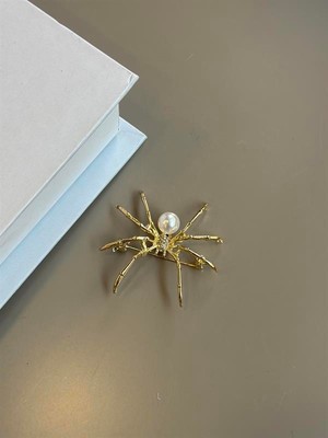 Ne Verelim Size Örümcek Broş - Altın