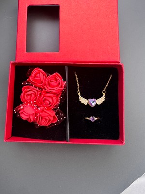 Gözde Aksesuarım Güllü Kutusunda Mor Melek Kanadı Kolye Yüzük Seti