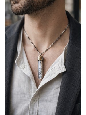 Herşey Nota Cam Ayetel Kürsi Yazılı Silindir Erkek Kolye