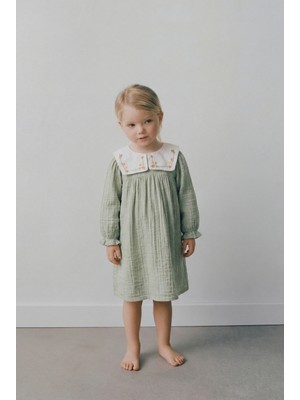Magu Kız Çocuk Pamuklu Müslin Yeşil Nakışlı Gömlek Yaka Elbise