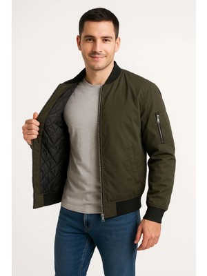 Erkek Bomber Mont Ceket – Fermuarlı, Kapitone Içi Astarlı, Su Itici Kumaş, Regular Fit, Uzun Kollu, Yandan Cepli, Bahar & Kış Rahat Günlük Stil - Haki