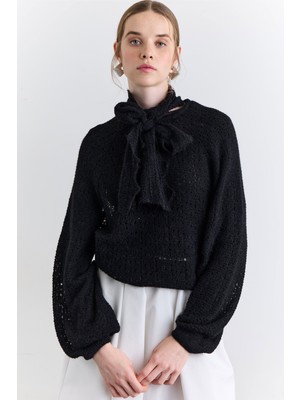 Manuka Bağlama Yakalı Ajurlu Kazak Siyah