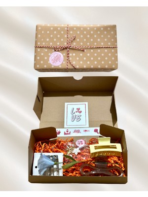 Cihania Store Sevgi Dokunuşu Kutusu-El Yapımı Çiçekli Hediye Kutu Sevgililer Günü-Doğum Günü