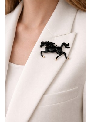 Modex Parlak Yüzey Tasarım Koşan At Broş ( 5cm)