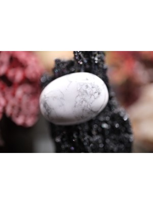 Aries 27.75CT 24X17.4MM Oval Natural Hawlite