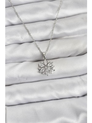 Hayat Store 316L Çelik Zincir Gümüş Renk Lotus Model Zirkon Taşlı Kadın Kolye - Lisinya