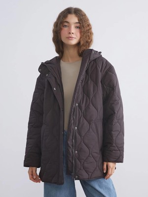 LC Waikiki Kahverengi Kapüşonlu Kapitone Oversize Kadın Şişme Mont  (S6)