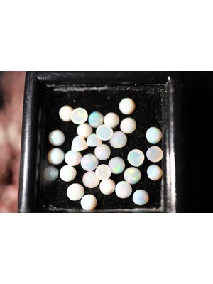 Aries 2.47CT  3 To 3.2mm Lot Round Cab.(White)  Natural Ethiopian Opal