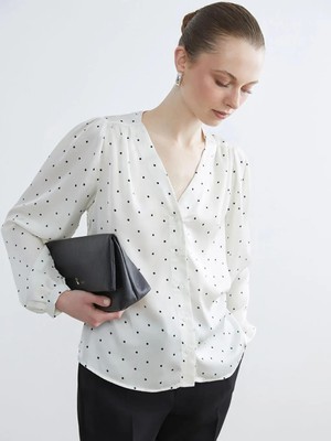 LC Waikiki V Yaka Puantiyeli Saten Bluz  (S6)