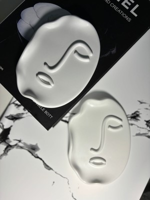 Dekoratif Yüz Figürlü Takı Tabağı – El Yapımı Taş Tozu Takı & Sunum Tabağı