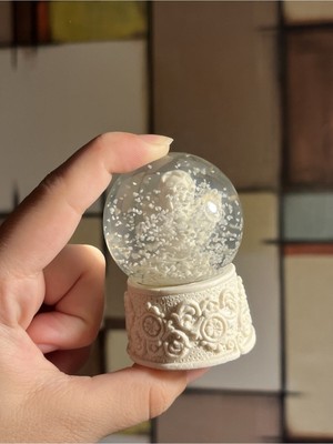 Normadia Elmas Görünümlü Melek Figürlü Cam Kar Küresi, Şık ve Zarif Hediye