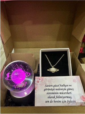 Normadia Renkli LED Işıklı Satürn Kız Küre ve Dolunay Kıristal Top Kolye
