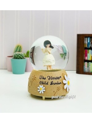 Normadia Yan Flüt Çalan Papatyalı Kızlı Işıklı Müzikli Kar Küresi