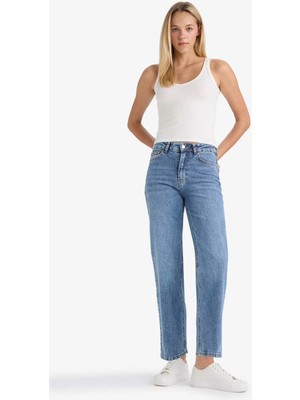 DeFacto Comfort Straight Yüksek Bel Bilek Boy Jean Yıkamalı Pantolon D8155AX26SP