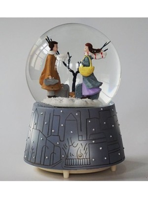 Normadia Kış Masalı Büyük Boy Püskürtmeli Işıklı Müzikli Kar Küresi