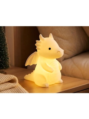 Hasfar Tech Sevimli Ejderha Figürlü LED Gece Lambası – Pilli Mumlu Masa Lambası