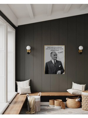 Takım Elbiseli Atatürk Sözlü Imzalı Siyah Beyaz Çerçevesiz Dikey Kırılmaz Cam Tablo 115