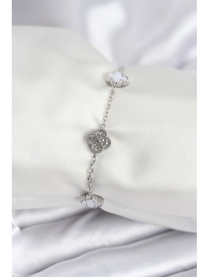 Ett 316L Çelik Gümüş Renk Beyaz ve Zirkon Taşlı Baby Boy Yonca Kadın Bileklik