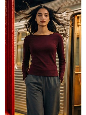 DeFacto %100 Pamuk Slim Fit Kayık Yaka Ribana Tişört G8088AX26SP