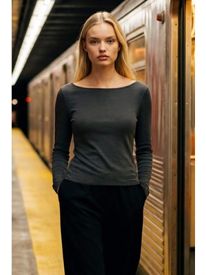 DeFacto %100 Pamuk Slim Fit Kayık Yaka Ribana Tişört G8088AX26SP