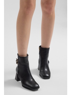 Tonny Black Kadın Siyah Cilt Çift Tokalı Fermuarlı Topuklu Bot 7 cm Sivri Burunlu Modern Tasarım