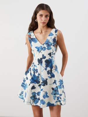Lc Waikiki Yeni Sezon V Yaka Çiçekli Mini Elbise