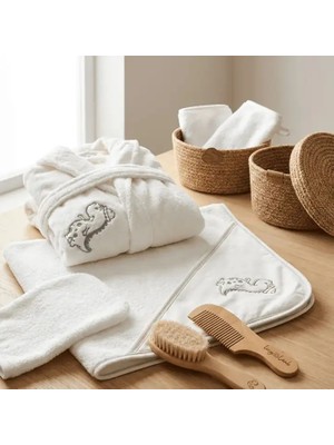 Tiny Lamb Dino Pure Dream Banyo Seti | Bornoz - Kare Kundak Havlu - Banyo Kesesi - Fırça - Tarak ve Sepet