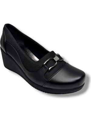 Otip Oi 290-26 Streçli Deri Taşlı Tokalı Anatomik Dolgu Topuklu Kadın Ayakkabı