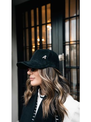 Atelier Tuğba ŞPK001 Kişiye Özel Süet Şapka Metal Harf Detaylı